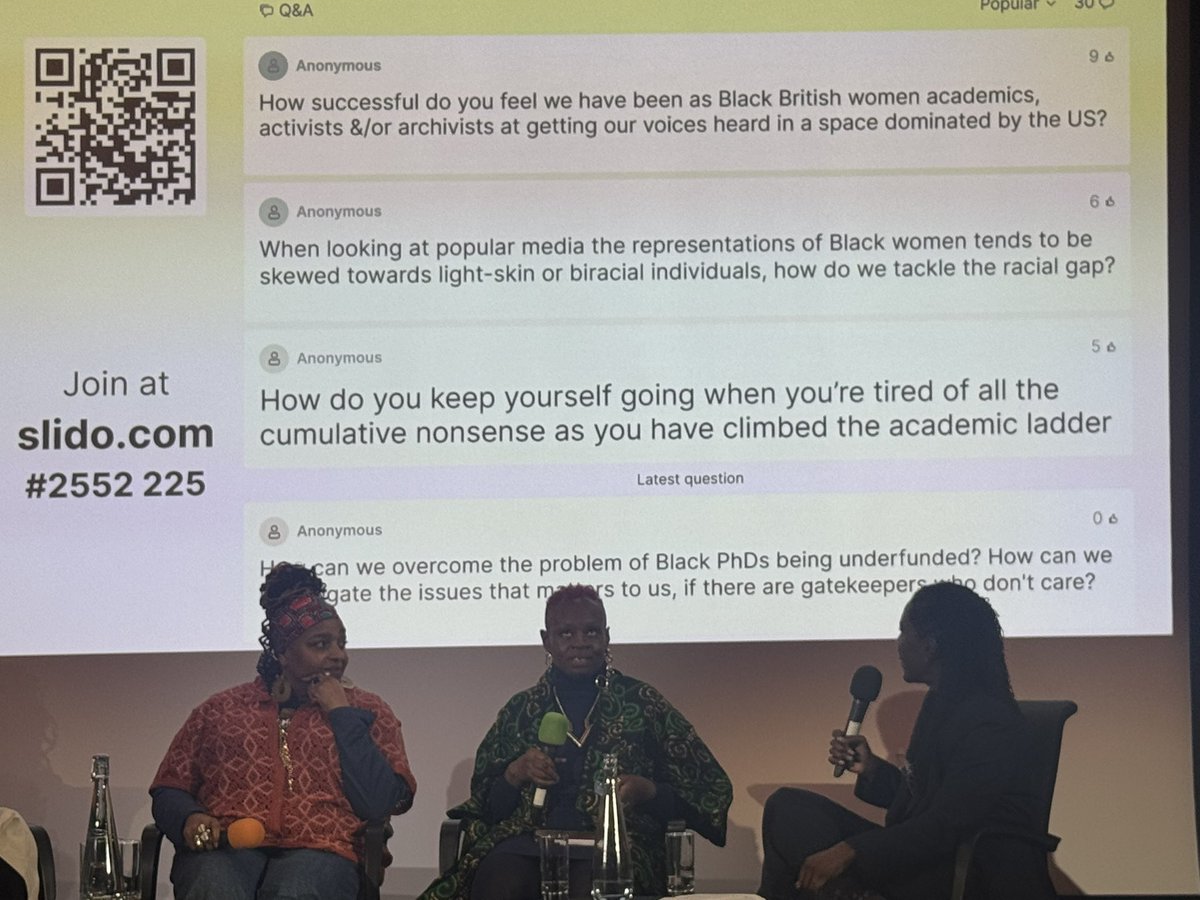 s0ngb1rd's tweet image. .@britishlibrary Knowledge is Power. #knowledgeroom