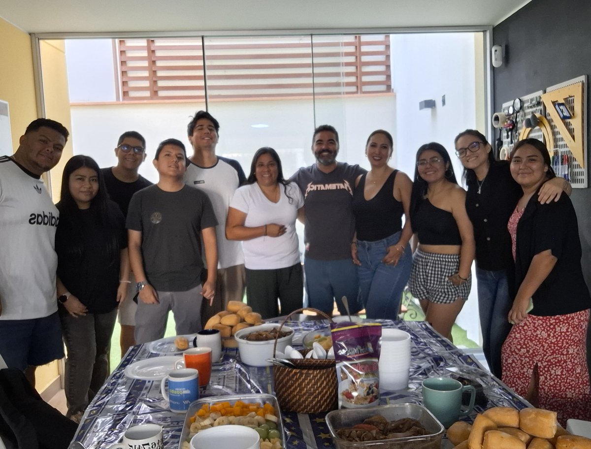 MatLabPer's tweet image. Holaaa!!!
Miren cómo me recibió mi equipo de Matlab🥰