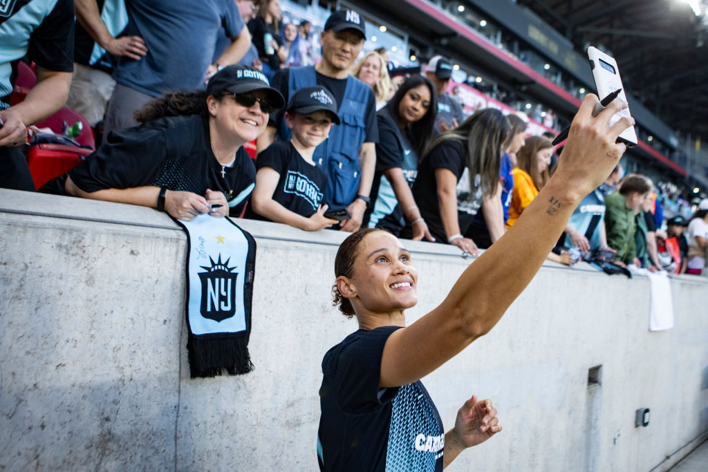 GettyImages's tweet image. We are thrilled to announce our photography partnership with the National Women's Soccer League (@NWSL) as the Exclusive Commercial Photography and Imagery Licensing Partner of the NWSL! 📸 ⚽ 

As part of the multi-year agreement, Getty Images’ award‑winning sports photographers…