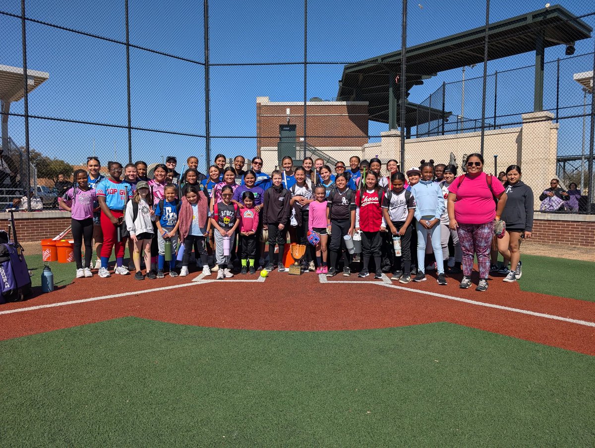 UTA Softball tweet media