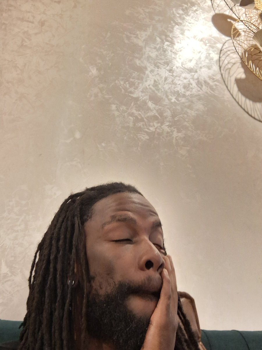 MrBigyemano's tweet photo. Is it still Monday? New music! #EveryMonday! As promised! Fuck me! 

Lost ft. vocals from @kezerod_ taken from a sample pack he's out together with @MundakaGabriel 

Get it in full at https://t.co/ZqgBIw17Ue https://t.co/uuLYaCcnXC