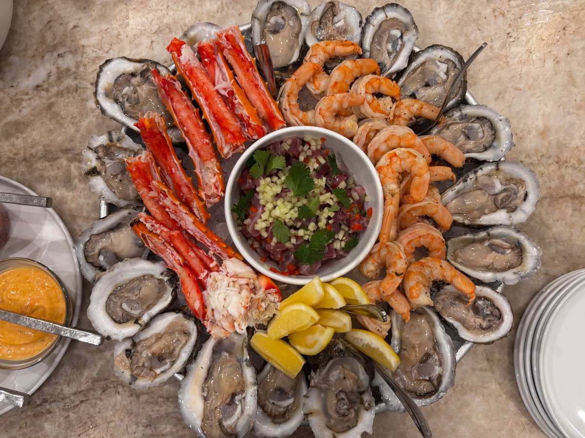 thepolishedchef's tweet photo. Fresh. Pristine. Exquisite. A show-stopping seafood platter:
Red Alaskan King Crab
Local Gulf Shrimp
Selection of Freshly Shucked Oysters 
Local Yellowfin Tuna Tartare 
https://t.co/WHttQHAGDA
#SeafoodTower #Seafood #SeafoodPlatter #PolishedChef #ChefNathanDavis #CelebrityChef https://t.co/quta1O0eVn
