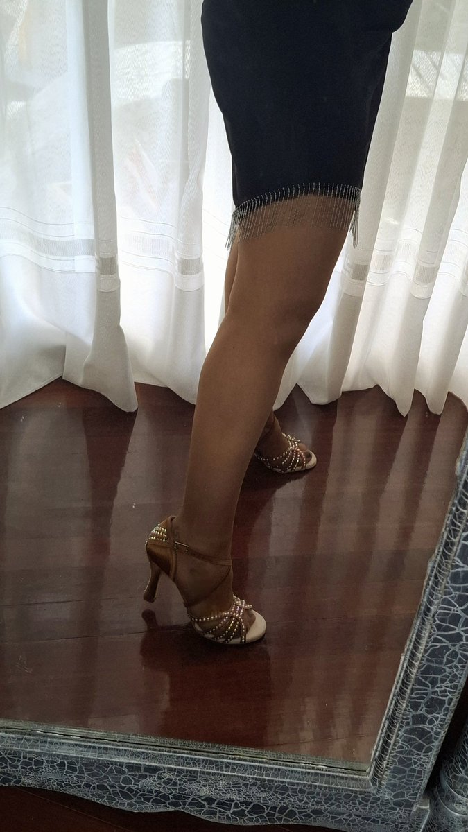 Mistrxsscarol's tweet photo. Tango...firme y sensual, nunca llegarás a sentirlo así perrita....🔥🔥 Esta diosa se va a bailar, y tú al DM....🧎🐕
#findom
#sumisofinanciero 
#pelele
#fetiche
#paypig
#pagafantas
#human_ATM
#moneyslave https://t.co/v9iqHGSfJC