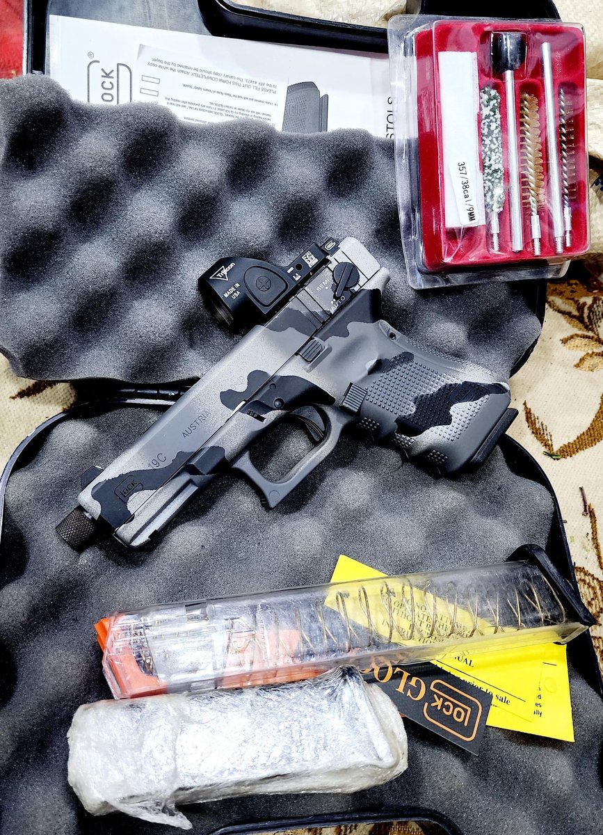 💎وصل الطري  وصصصل   
كلك  سريع وفردي وكاله بغمه وشاشه   .فل كامل ..💎...
قشطه اضافيه ابو٣٠ طلقه سعر مناسب 1000 دولار فقط