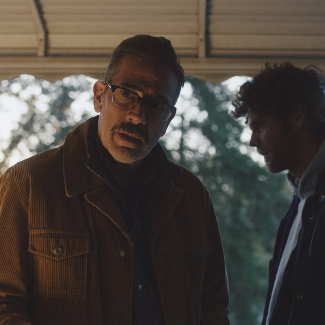 DiscussingFilm's tweet photo. First look at Jack Quaid and Jeffrey Dean Morgan in ‘NEIGHBORHOOD WATCH’ 

The film follows the two men as they investigate an abduction and the dark secrets surrounding the disappearance https://t.co/SHrvuUkFLf