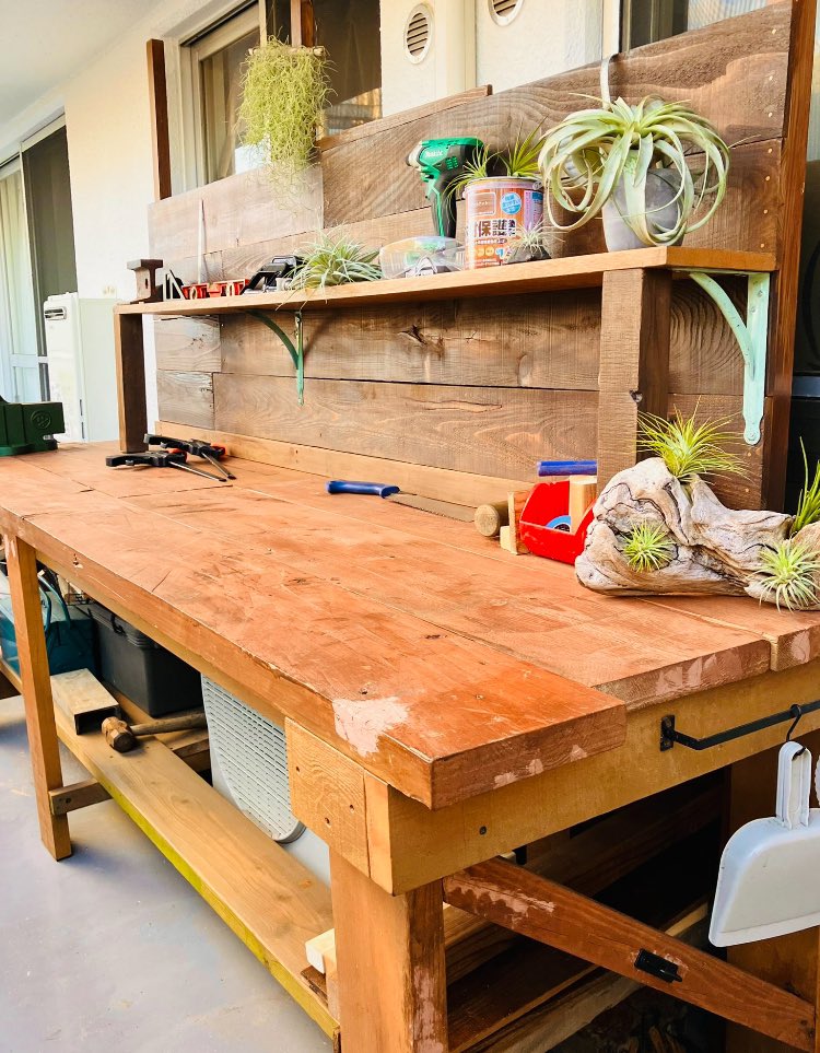 audiokinema's tweet image. 花粉はつらいけど、

ベランダDIYの季節がやってきましたよね✨

去年の秋から持ち越している制作物が山積みだぞう〜😤

#マキタ #diy #toolbox #工具 #ロブスター #古材 #手作り家具  #アンティーク #昭和レトロ #レトロ #ロブテックス #男の隠れ家  #アンティーク工具 #ベランダdiy