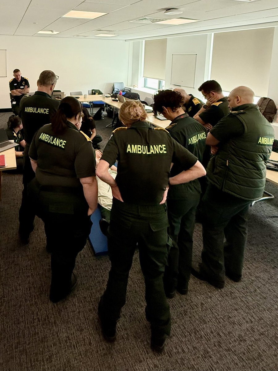EEAST_UrgCare's tweet image. An excellent day of #POCUS knowledge and skills building for some of the @EastEnglandAmb Advanced Practice Team today..with great support from @ButterflyNetInc rep Isla 👍🚑