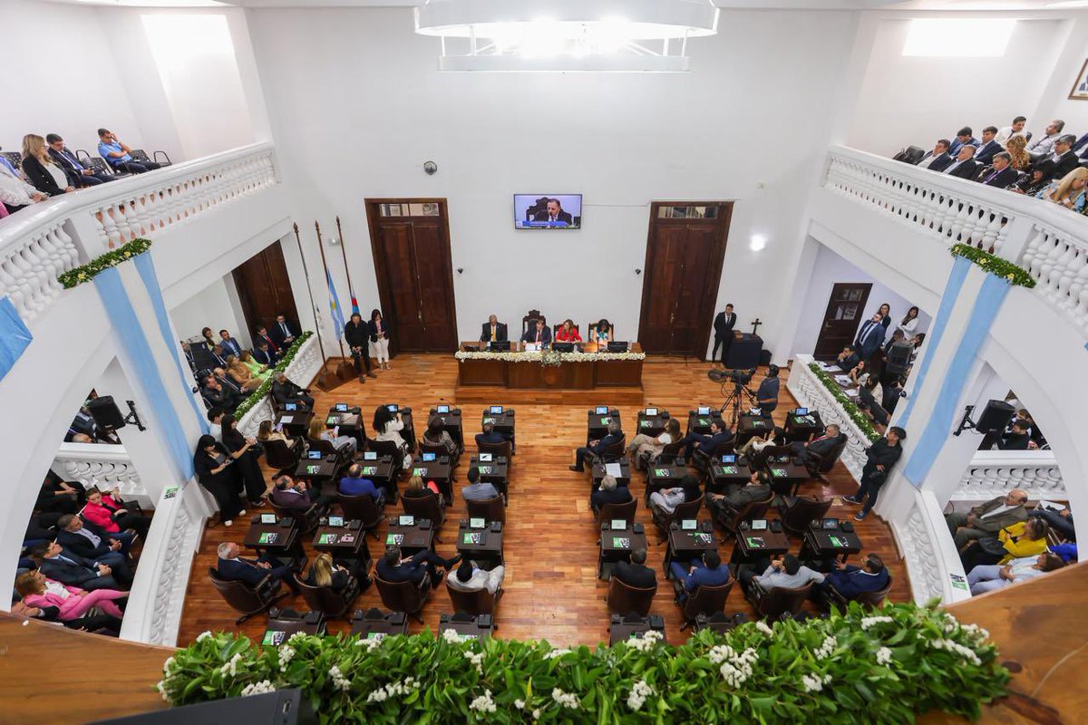 Virginia Lopez- Viyi (@viyilopezz) on Twitter photo Hoy estuve acompañado a nuestro gobernador <a href="/QuintelaRicardo/">Ricardo Quintela</a> en su discurso de apertura de sesiones ordinarias, planteó todas las dificultades que tuvimos el año pasado pero también nos llenó de esperanza y de fuerza para trabajar juntos este 2025. Felicitaciones gobernador! Hoy estuve acompañado a nuestro gobernador <a href="/QuintelaRicardo/">Ricardo Quintela</a> en su discurso de apertura de sesiones ordinarias, planteó todas las dificultades que tuvimos el año pasado pero también nos llenó de esperanza y de fuerza para trabajar juntos este 2025. Felicitaciones gobernador!