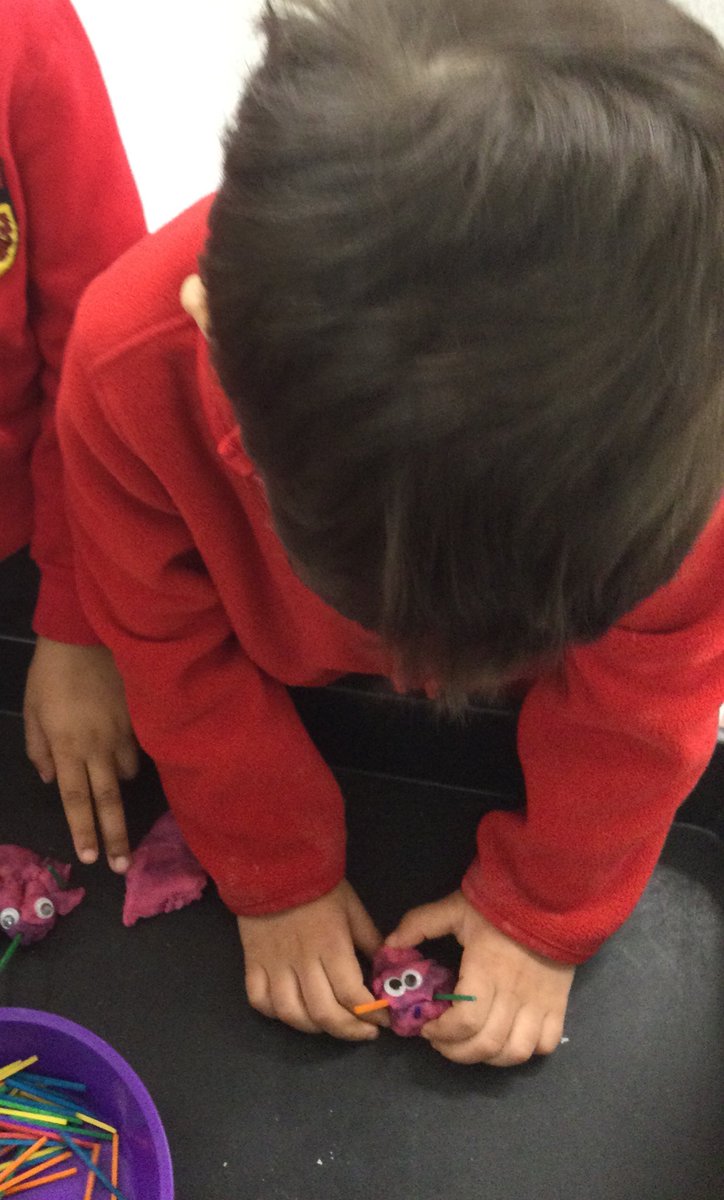 LeighPrimary's tweet photo. Nursery children have been wonderful at making pink play dough pigs. They added the different features to make the pigs. @voice21oracy #Literacy #playdoughfun #lifelonglearners https://t.co/qkLbt2AUD4