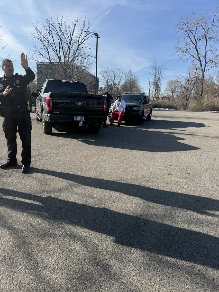 iFightForKids's tweet photo. Cops are here! Asking us to go to station to give them our evidence. https://t.co/5RZ2F5C3bI