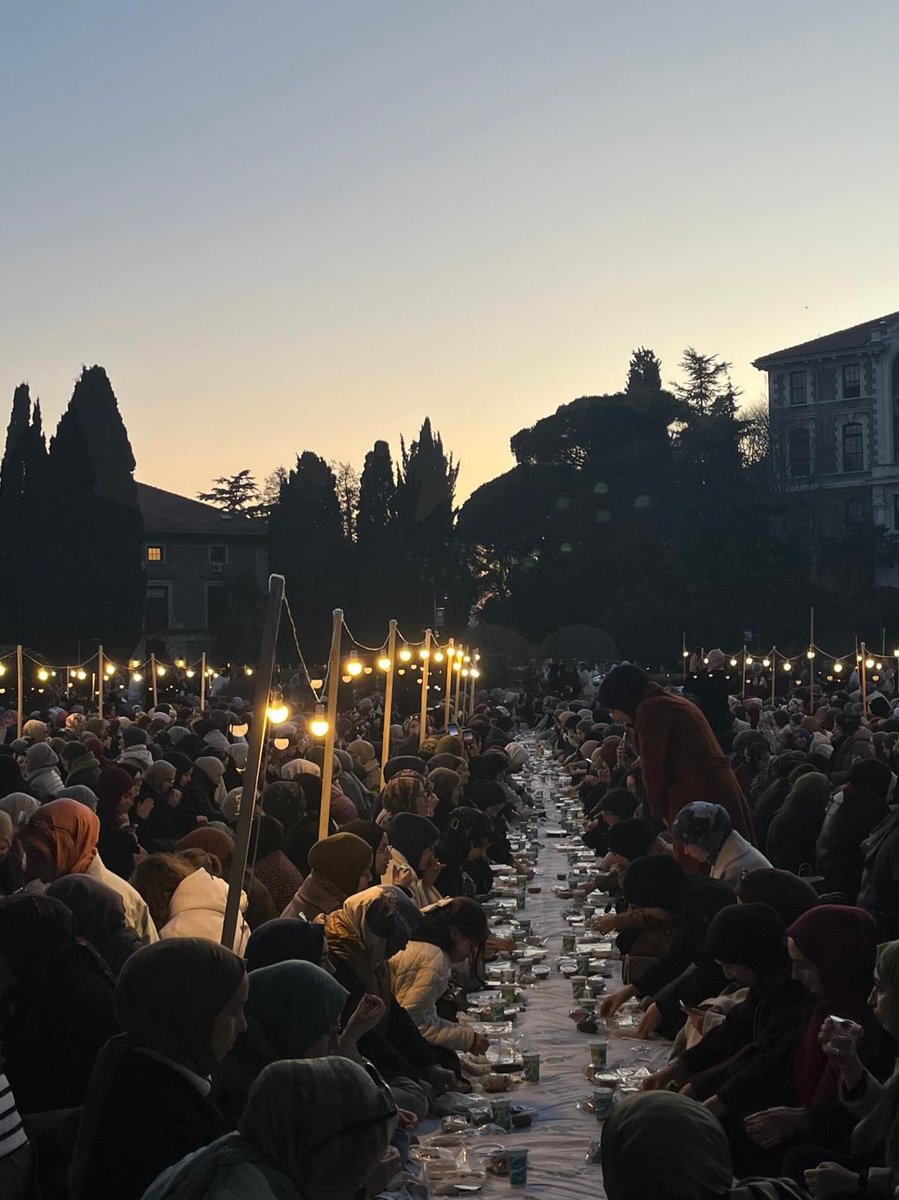 MNaciinci's tweet photo. Güney Kampüsümüzde gerçekleştirilen iftar buluşması ve ardından kılınan Akşam Namazı ile Boğaziçi Üniversitesinde bu güzel Ramazan geleneğini yaşatan İslam Araştırmaları Kulübü (BİSAK) üyelerini gönülden tebrik ederim. @bisakboun https://t.co/4DjgwYymfP