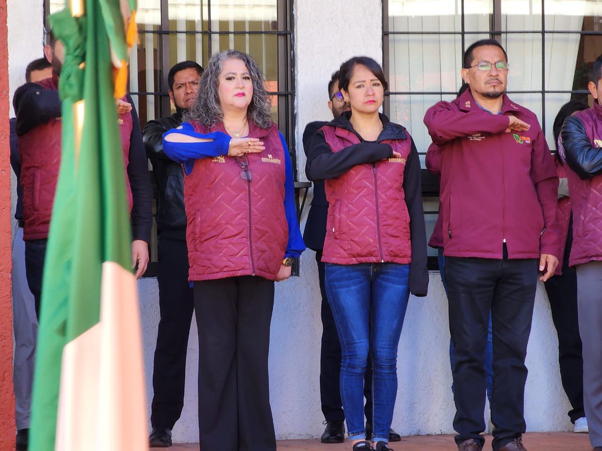 Presidí ceremonia de Lunes Cívico en <a href="/SEMSyS_SEPH/">Subsecretaría de Ed Media Superior y Superior SEPH</a>, reafirmando nuestro compromiso de promover valores como el respeto, y la responsabilidad.

La educación se construye con disciplina y unidad. 🇲🇽 <a href="/SEPHidalgo/">SEP Hidalgo</a>