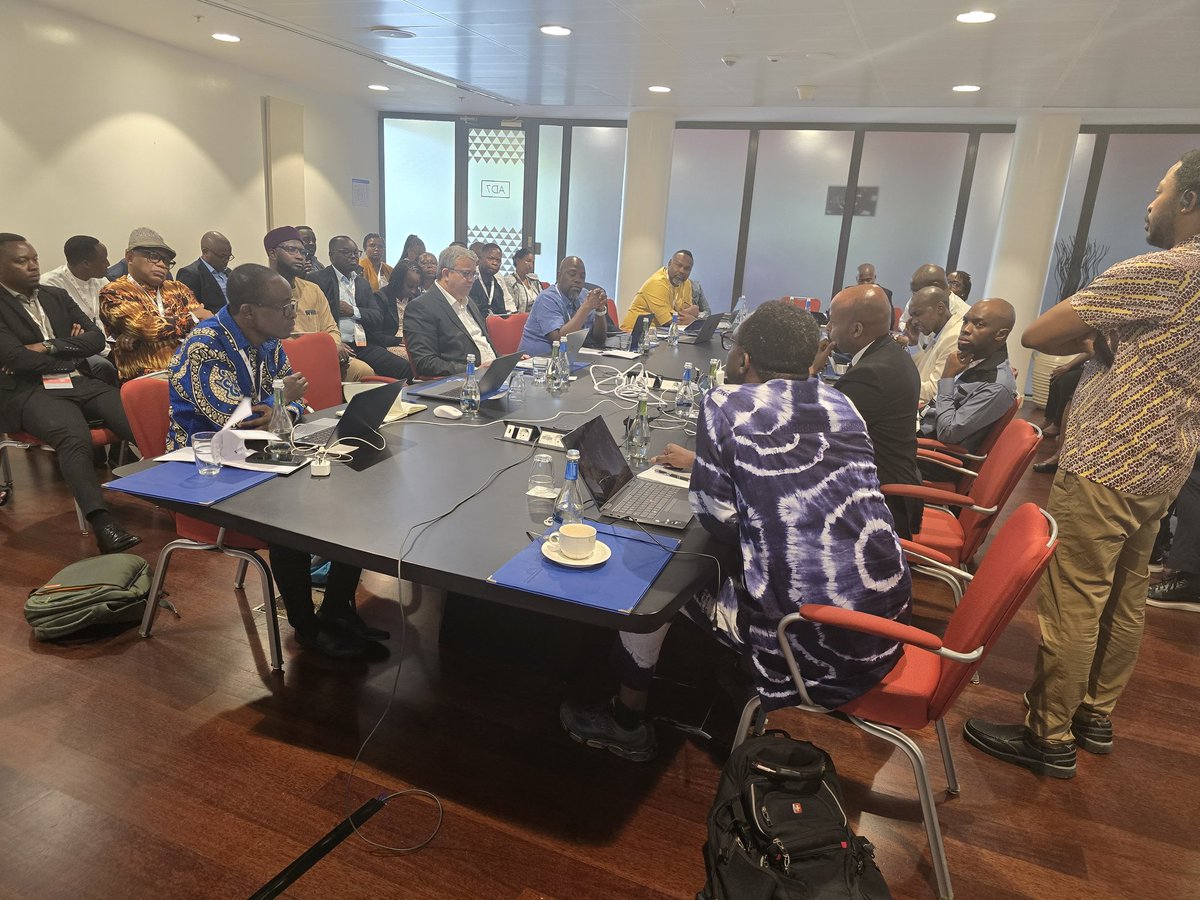 eaz29000's tweet photo. Inspiring discussion and insightful inputs on harmonized Health Economics Curriculum developed by #AfricaCDC and #AfHEA. The side event is held #Afhea2025 in Kigali, Rwanda, with the participants of more than 45 plus. Thanks, AfHEA, HEC working group member, @AfD and partners. https://t.co/KnVv8SHolB