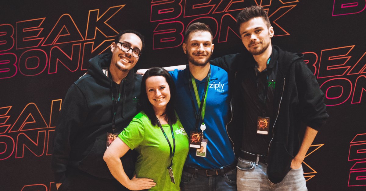 ZiplyFiber's tweet image. As a presenting sponsor of @Beak_Bonk, we were thrilled to power up this epic gaming showdown in Moscow, ID. With $4,500 in cash prizes, the competition was next level.  Whether you were playing or just enjoying the vibes, thanks for being part of the action!