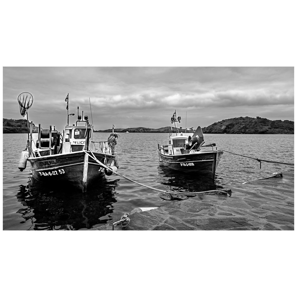 gbarja's tweet photo. Petite balade à Port Lligat. 

#r6 #canonphotography #canon #canonr6 #canonphoto #canon #noiretblancphotographie #noiretblanc #noiretblancphoto #noiretblancphotography #blackandwhitephotography #portlligat #catalogne #catalunya #bateau #noiretblancphotographie https://t.co/MEA75dafAs