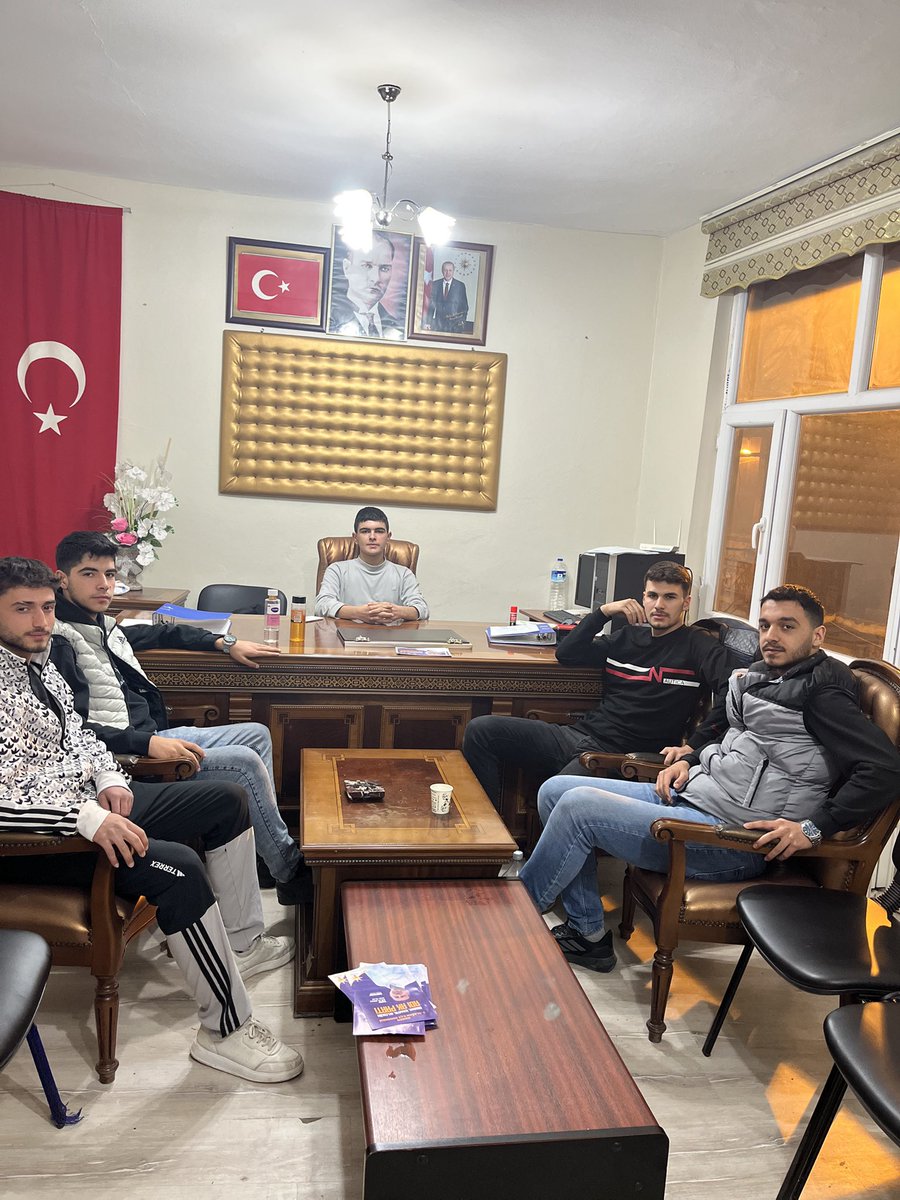 📍Ak Parti Maden ilçe Başkanlığı 

Ak Parti Maden İlçe Gençlik Kolları olarak haftalık yönetim kurulu toplantımızı gerçekleştirdik. 

Toplantımızın hayırlara vesile olması dileğiyle.🙏