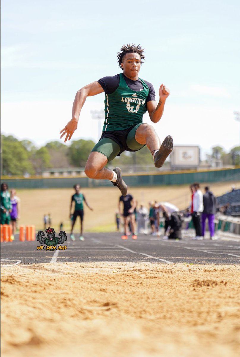 jerseywilliams_'s tweet photo. Long jump with an 19.2 first place 🥇 
4x1 lane 3 first place 🥇 with a time of 43:97
@MrProsserLISD @Td2Major https://t.co/KXlWTzlkGF