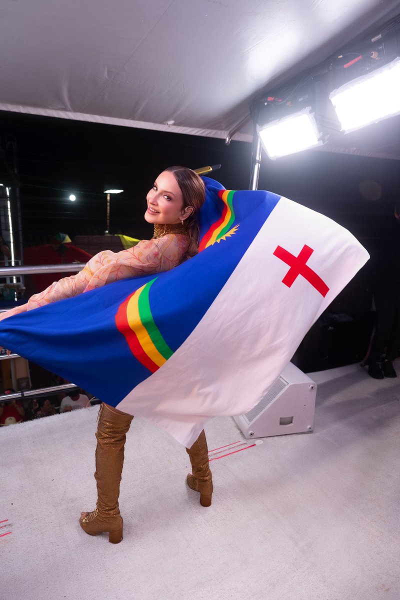ClaudiaLeitte's tweet photo. A cidade de Capiba, #Surubim, entrou pra história de amor do carnaval da minha vida! Muito paixão pelo estado de #Pernambuco desde sempre, visse? 🥹♥️🔥 https://t.co/txkoK8fBhv