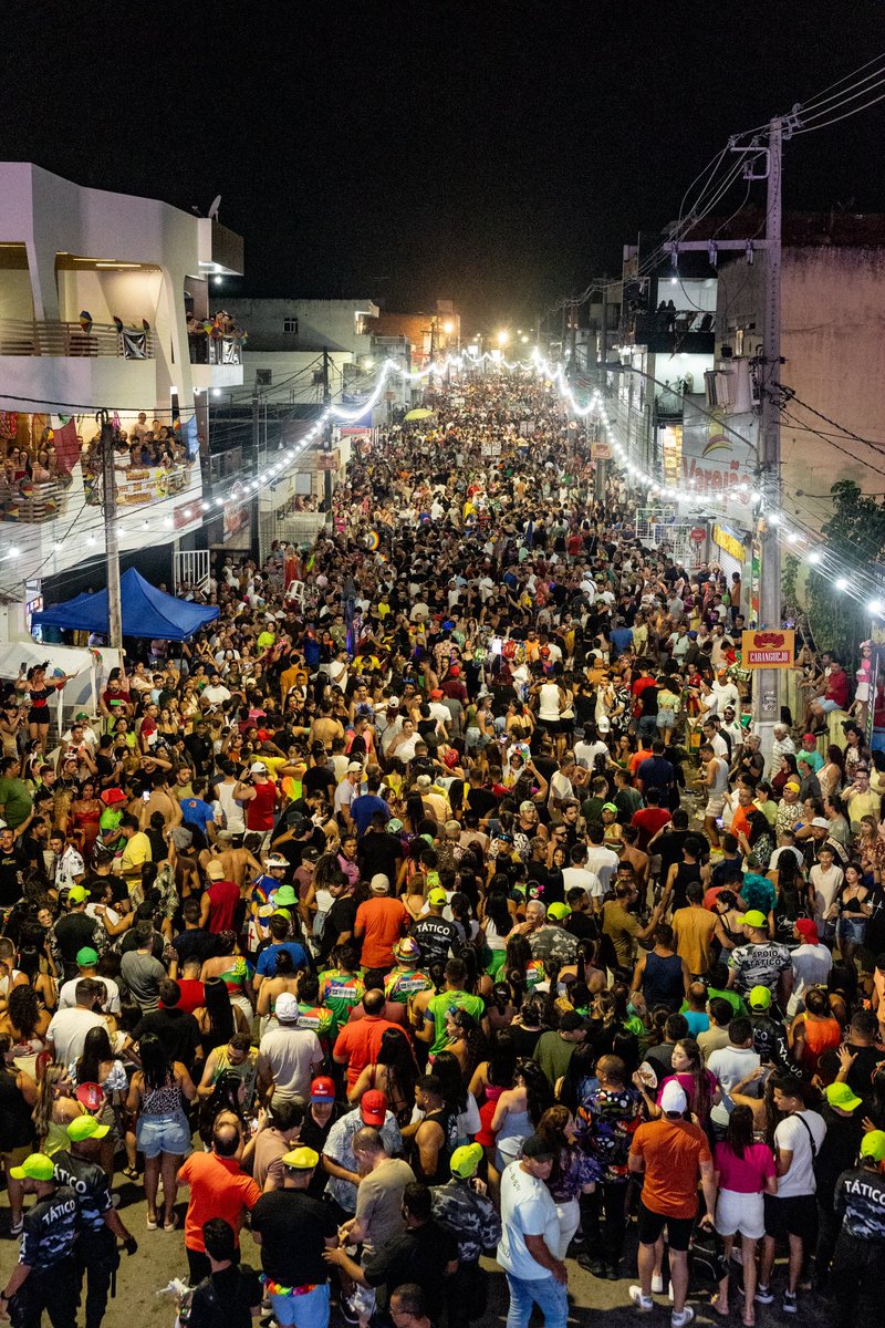 ClaudiaLeitte's tweet photo. A cidade de Capiba, #Surubim, entrou pra história de amor do carnaval da minha vida! Muito paixão pelo estado de #Pernambuco desde sempre, visse? 🥹♥️🔥 https://t.co/txkoK8fBhv