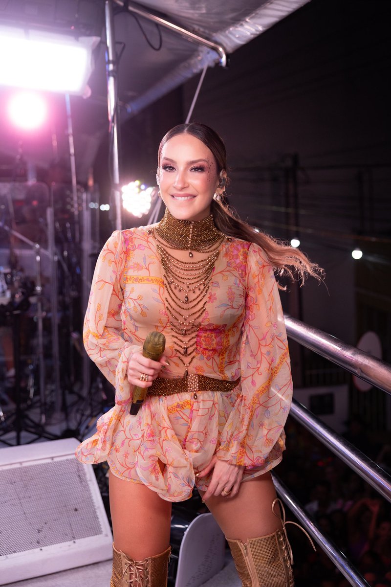 ClaudiaLeitte's tweet photo. A cidade de Capiba, #Surubim, entrou pra história de amor do carnaval da minha vida! Muito paixão pelo estado de #Pernambuco desde sempre, visse? 🥹♥️🔥 https://t.co/txkoK8fBhv