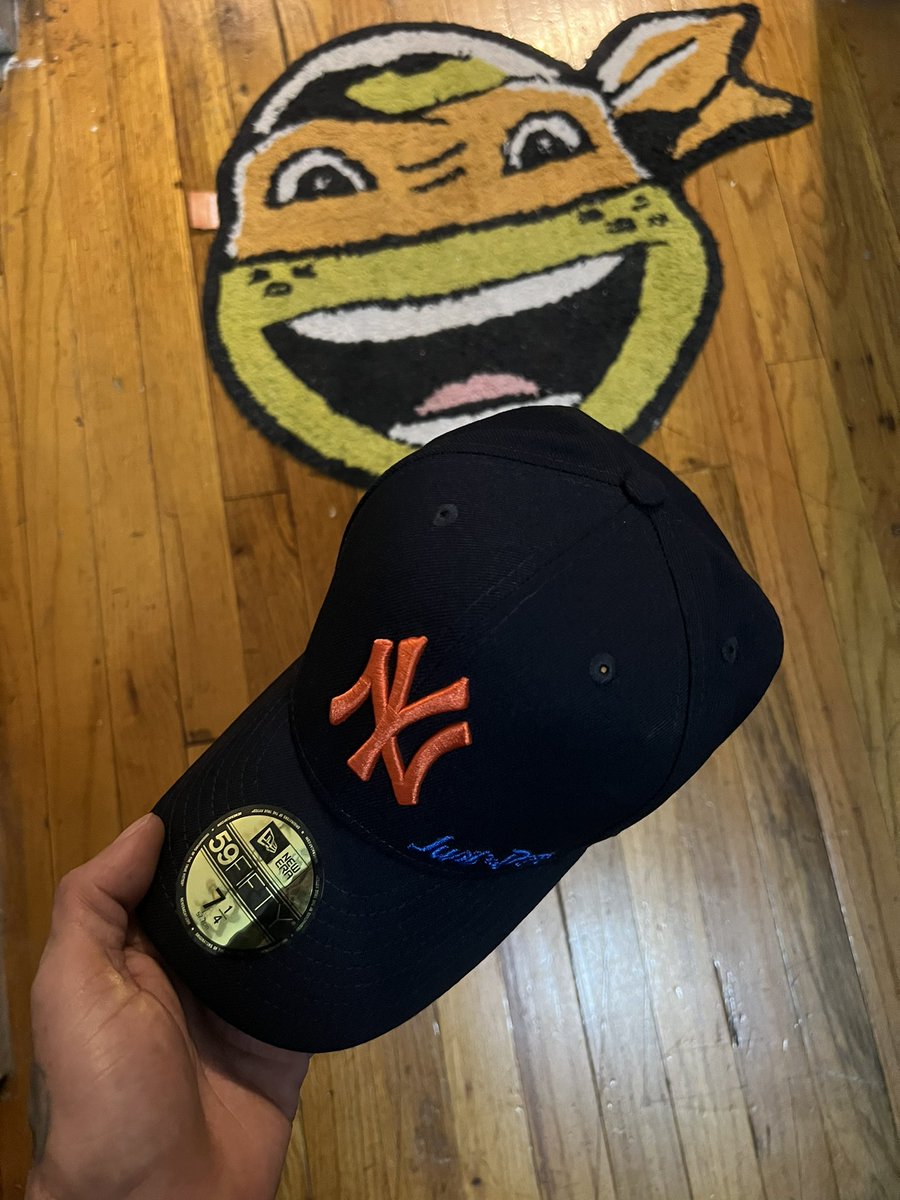 TheManWithESPN's tweet photo. #StartingCapFive🧢
Mail Call📬🧢📦
#JUSTDON
New York #Yankees⚾️
The fit for 3/25/25 is all coming together🧼 https://t.co/QMvuV4oYbu