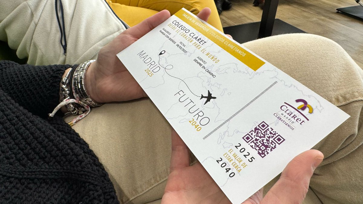 colegio_claret's tweet photo. ✈️✌🏼 La mañana del pasado sábado nuestro colegio se convirtió en un particular aeropuerto con destino a… ¡2040! ¡Desde el corazón para el mundo! 
‼️ Que no te lo cuenten otros: ¡ven a conocernos! Sólo así podremos estar cerca… ☺️

#ColegiosClaretianos #EnciendeATodos https://t.co/ZEEOdUfd1X