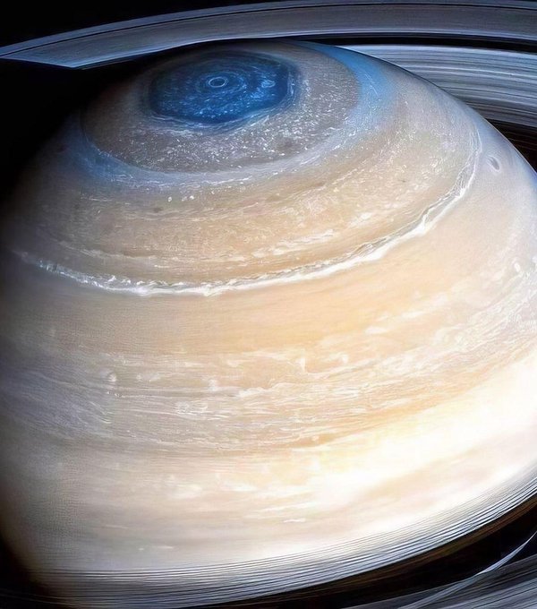 konstructivizm's tweet photo. Nasa's cassini spacecraft captured the clearest and the closest image of saturn. https://t.co/5kBp9MEY6k