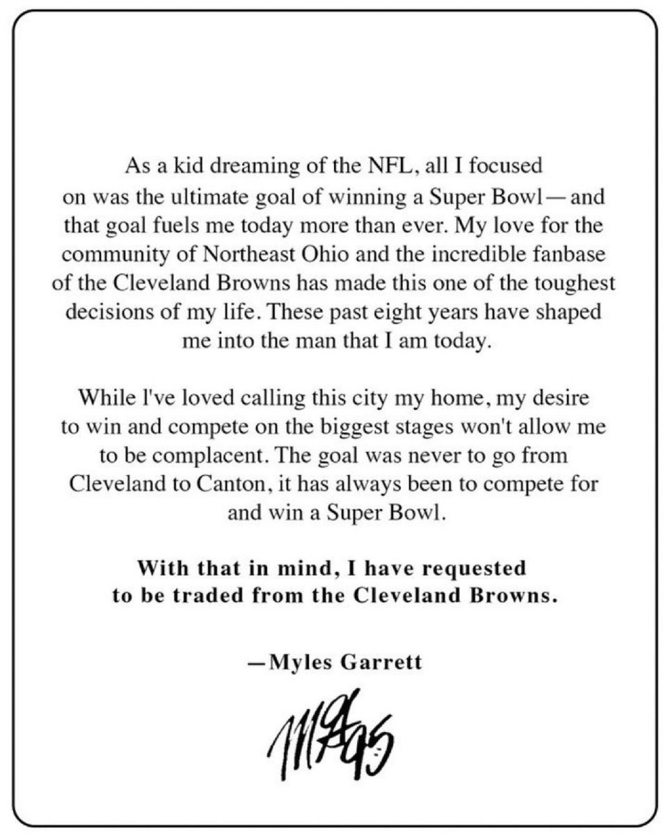 ZacharySmithPGH's tweet image. Myles Garrett after he sees Kenny Pickett throw his first pass in camp