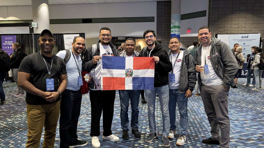 Brayanmnz_'s tweet image. Last week at @devnexus was a blast 💥
Thx to @atlantajug for all the effort they put every year in this.
It was great seeing people in person again, and meeting new ones with Java as the common denominator.
Looking forward to coming back next year 📅
#java #communityovercode