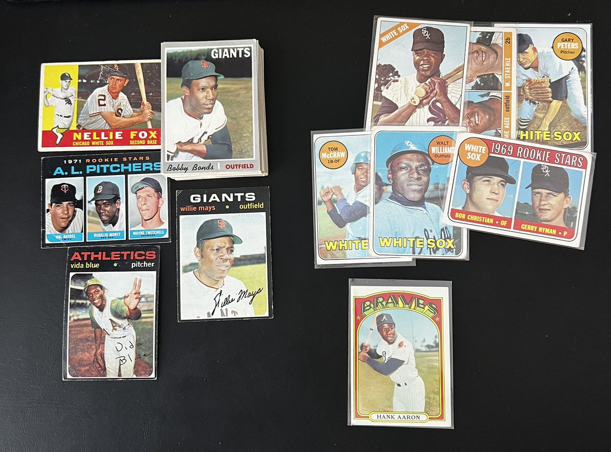 Awesome #mailday thanks to <a href="/anarchyfor2/">Aldo Raine</a> and <a href="/ejholmes76/">Eric Holmes</a>  with the 70/71 bangers and vintage White Sox respectively. Also received the ‘72 Hank from the bay. #thehobby