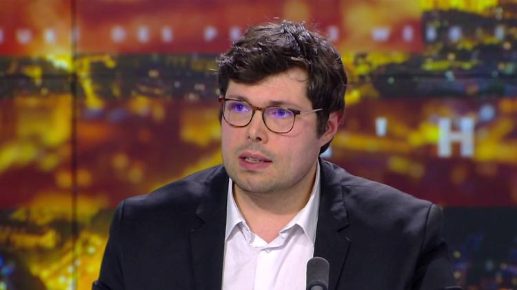 🚨🇫🇷 FLASH - Kevin Bossuet, chroniqueur sur CNews et Sud Radio, mais aussi professeur d’histoire-géographie en lycée, a effacé 1053 tweets en 24 heures après un article de BLAST révélant ses anciens tweets polémiques. Parmi eux :

- « Laure Manaudou, c’est bien celle qui a la