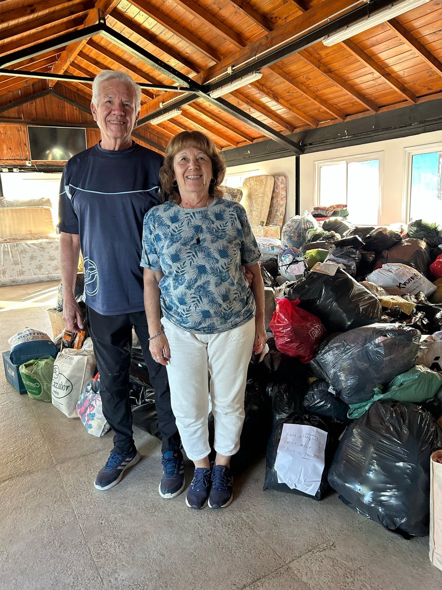 TemperleyOK's tweet photo. 🫂🩵 Comenzó la campaña #JuntosXBahía y nuestra sede está colmada de solidaridad con los damnificados por las inundaciones.
 
Si querés colaborar, te esperamos de 9 a 18hs en la sede social (ingreso por Vicente López y San Mariano) hasta el domingo 16 de marzo. https://t.co/HMvOCkVDpN