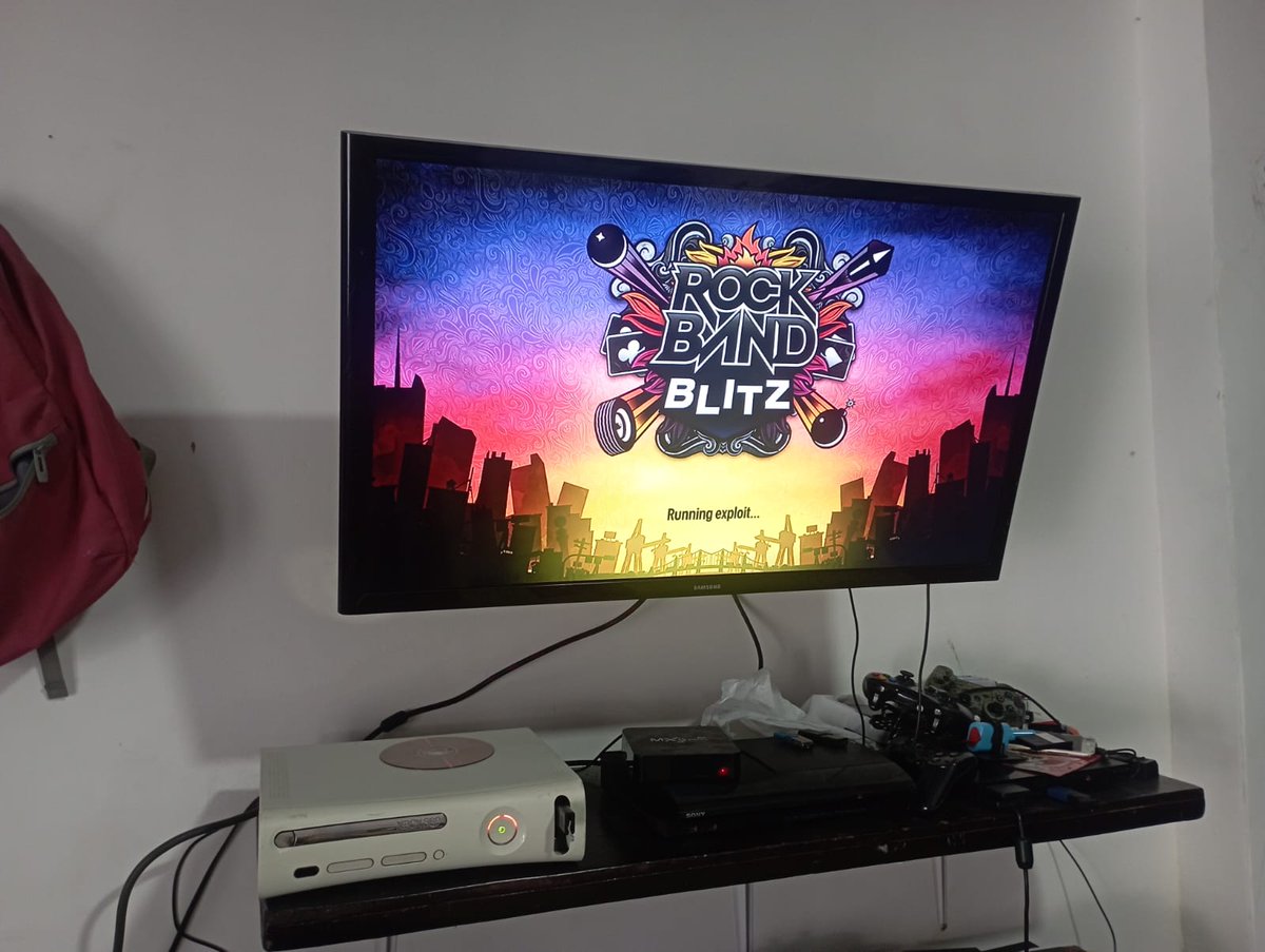 the_modifier1's tweet photo. @NanospeedGamer Es un buen Exploit para los técnicos si se deben parchar los .Xex para jugar ciertos títulos pero para agilizar el RGH de cada consola es una maravilla completa ya hice 2 lecturas con el Exploit y la verdad me agilizo mucho ahora solo instalaré RGH 1.2-V2 y a grabar el Xebuild https://t.co/Mpf0uRe6uG