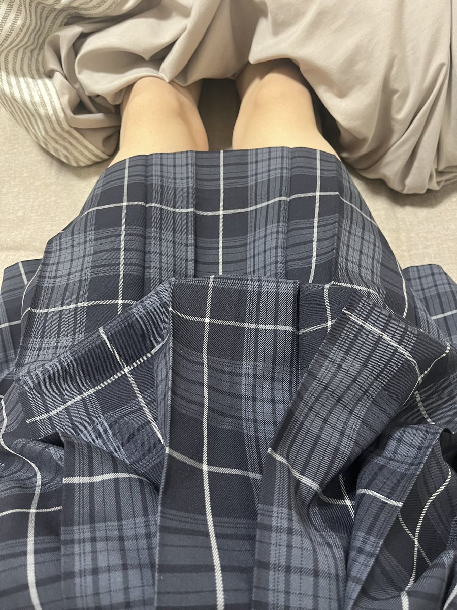 おはようございます☀
毎日スカート履いて寝てます✌️ 
 #女装 #男の娘  #制服 #スカート