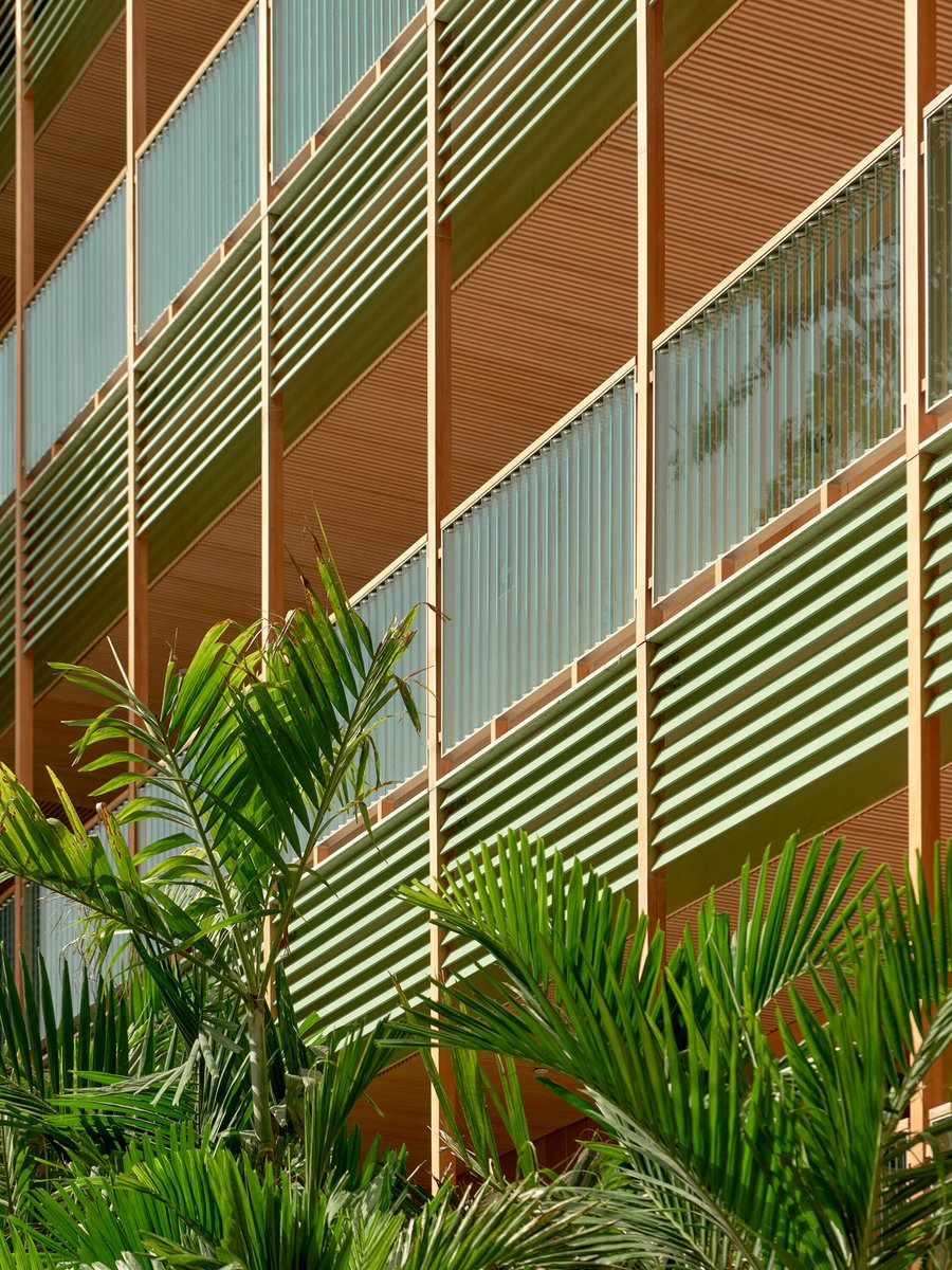 El Hotel Las Mercedes es un proyecto proyectado por Moneo Brock Architects que forma parte de un plan de revitalización de la Ciudad Colonial de  Santo Domingo la ciudad más antigua del Nuevo Mundo, fundada en 1496 y  un referente histórico en América Latina.
