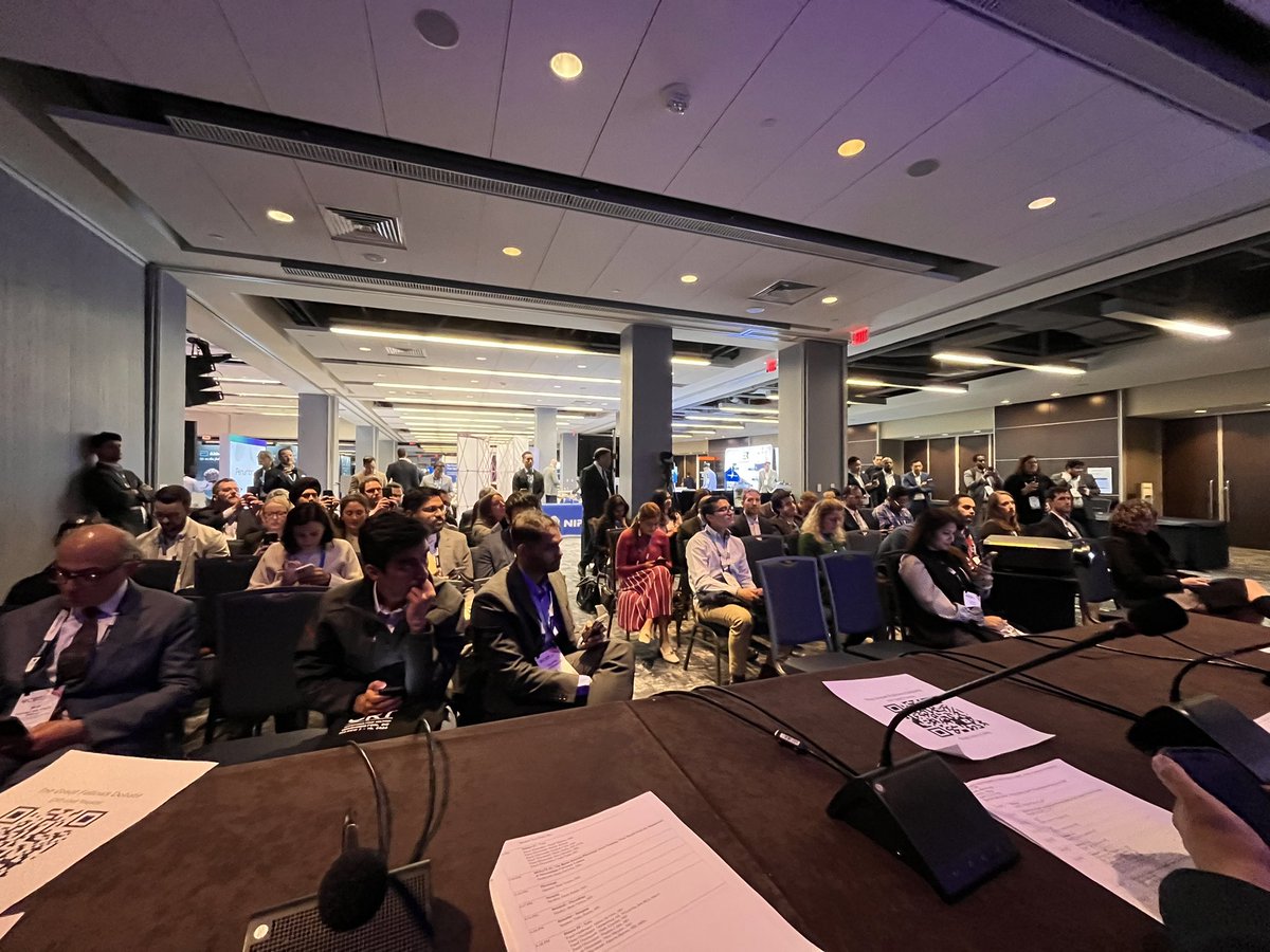 dnzmtlu's tweet image. Great pleasure to attend #CRT2025 as a panelist! 
Vibrant discussion at the fellows debate on calcific nodules! Would you select 
#rotablator or #IVL? 🤔

Thank you very much for the opportunity! @esbrilakis @MHIF_Heart @CCAD_MHIF @CRT_meeting