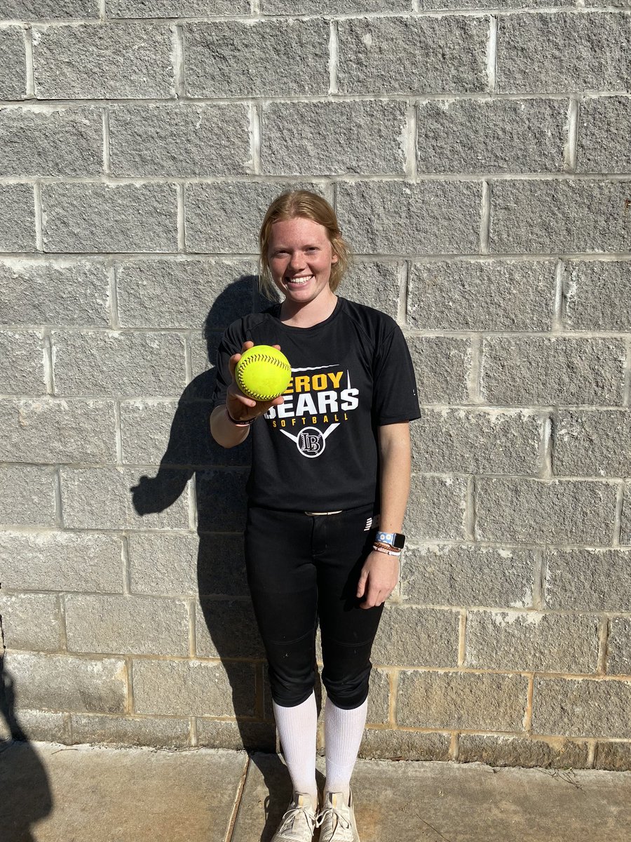 1st homerun of the season!!
<a href="/KyleParmley/">Kyle Parmley 🥎</a> <a href="/T1Hearn/">Tommy Hearn</a>