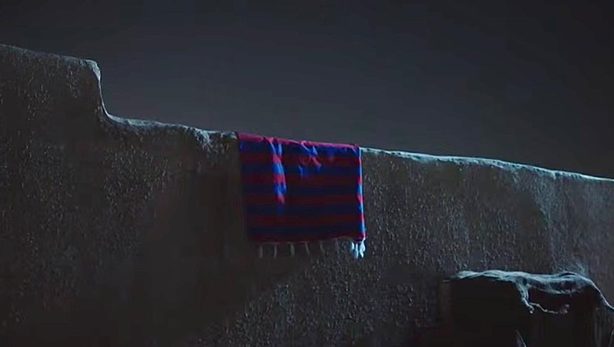 أنا ادري ان الشوق طاغي وجبار 
والعاشق يشوف الثواني دقايق 

لكن من بعض المقاطع و الأفكار 
تشابه اللائـق مـع  الغير لايـق 

وحنا لنا دين و تقاليد و نـغـار 
وفي سلمنا من باق فالجار بايق

الجار ما يحرص على غرّة الجار 
ياللي على غرّات جااارك توايق :)