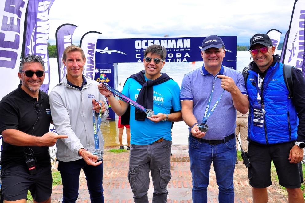 gobdecordoba's tweet image. 🏊🏻‍♀️🏆 #Oceanman en #Embalse: la competencia internacional de aguas abiertas más importante del mundo, tuvo lugar en #Córdoba por primera vez.

🥇🥈 Participaron más de 1.200 competidores representando a más de 18 países. El certamen se realizó en #PlayaCeibo durante dos jornadas