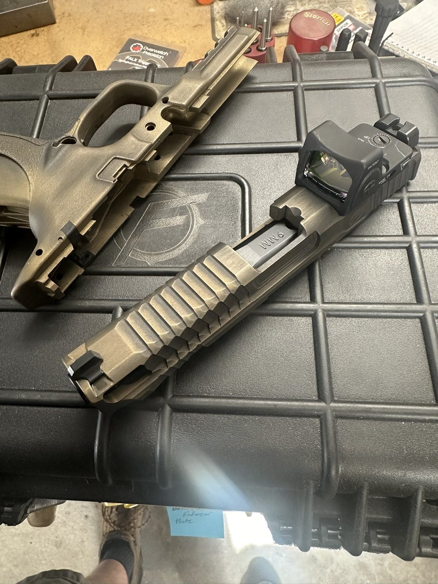 Floyds Custom Shop tweet media