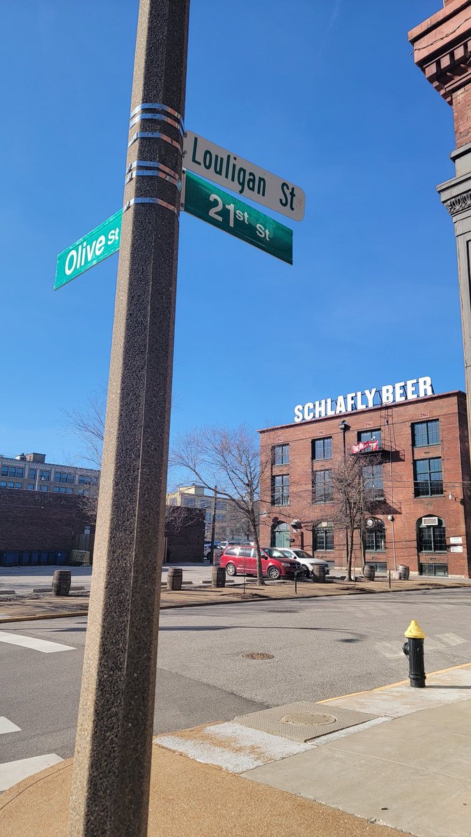 Schlafly's tweet photo. The new #LouliganStreet signs are up, and it is ONLY 5 DAYS until the next ๐ #LouliganStreetParty at #SchlaflyTapRoom! ๐บ
โฝ๏ธ๐ฅ
Join up with the @StLouligans! โ ๏ธ We'll be set up outside at 2 pm. #MarchToTheMatch at 6:15 pm! @stlCITYsc plays at 7:30 pm. https://t.co/T63VnbIbyf