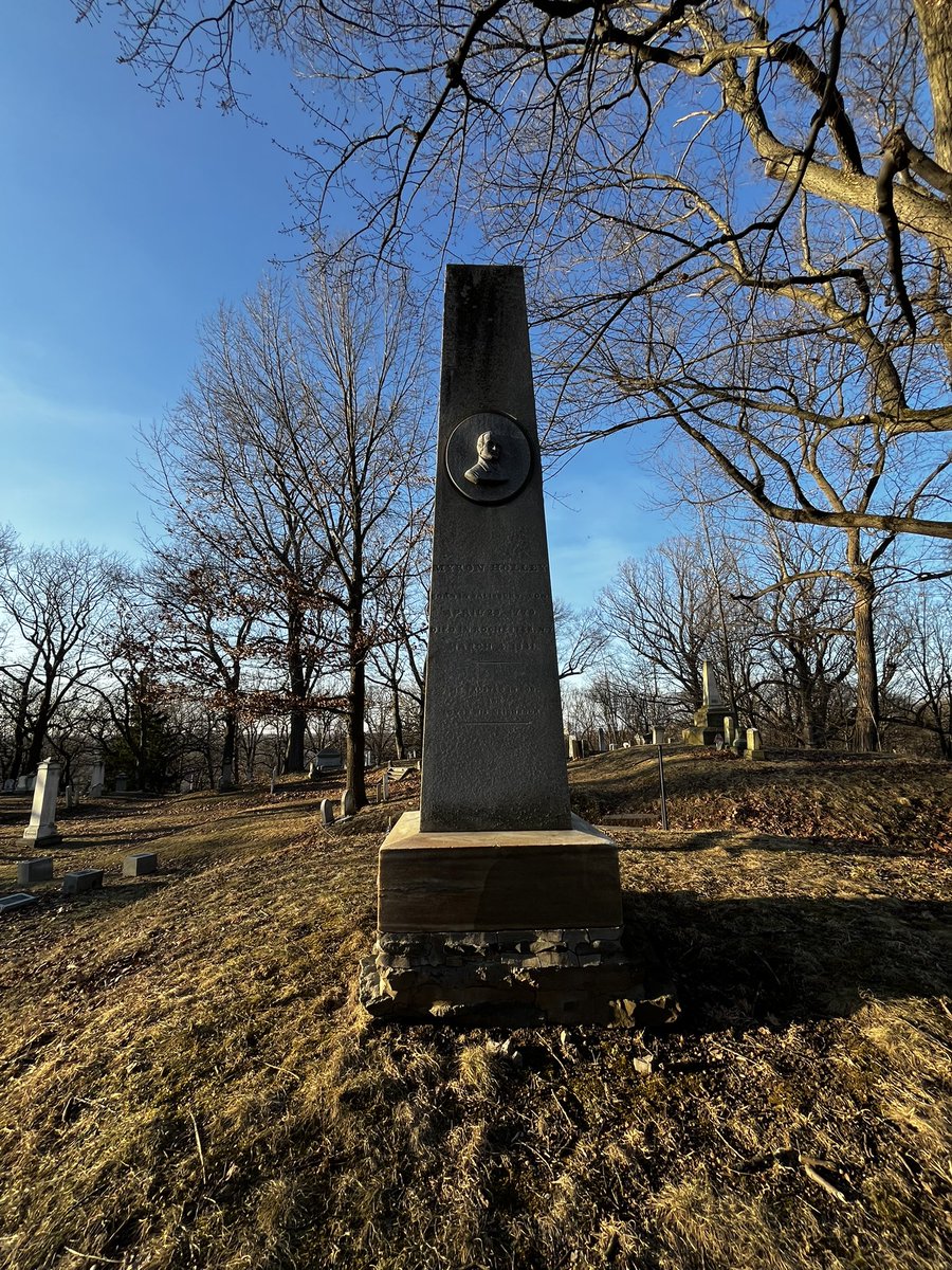 agravewoman's tweet photo. A challenge to you all (now that it’s not horrifically cold out) - go wander your local cemetery. Google a few names. Cemeteries are a garden of humanity. #MutantFam #OrderoftheGoodDeath https://t.co/PrvlV1mxLS