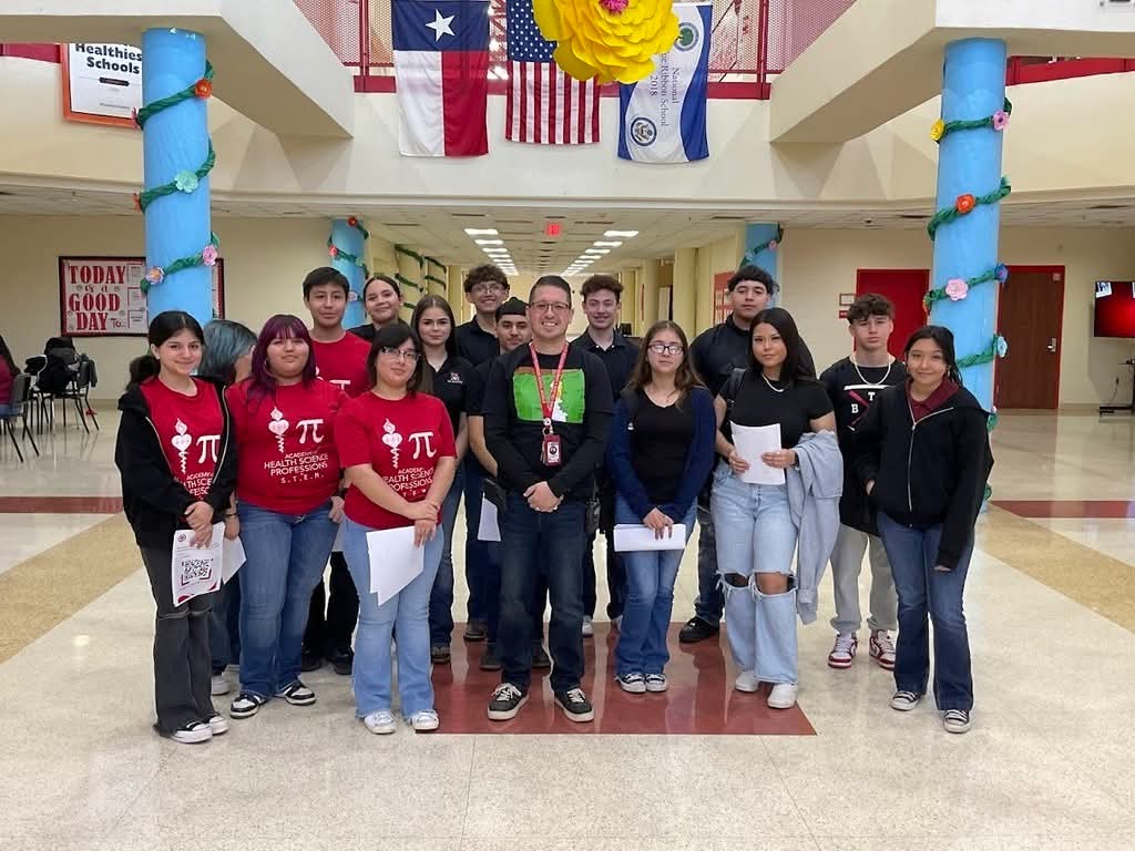 LuisCBocanegra1's tweet photo. π’ Student Voices in Action! π€β¨ Representatives from the Class of 2028 specialty schools shared ideas and input to help shape upcoming events. π«π‘Your voice matters as we shape our school cultureπ
@lajoyaisd
@JCECHSRedWolves
#RedWolvesRising #Classof2028 #StudentLeadership https://t.co/W9bOA23o6s