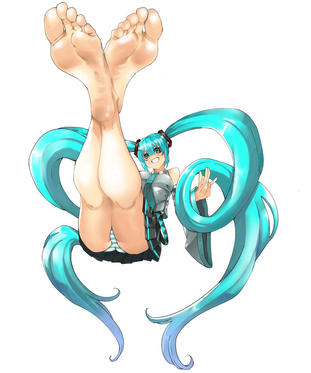 大遅刻だけどミクの日絵完成。いつもと勝手が違って難しい
#一日一裸足絵
#ミクの日2025