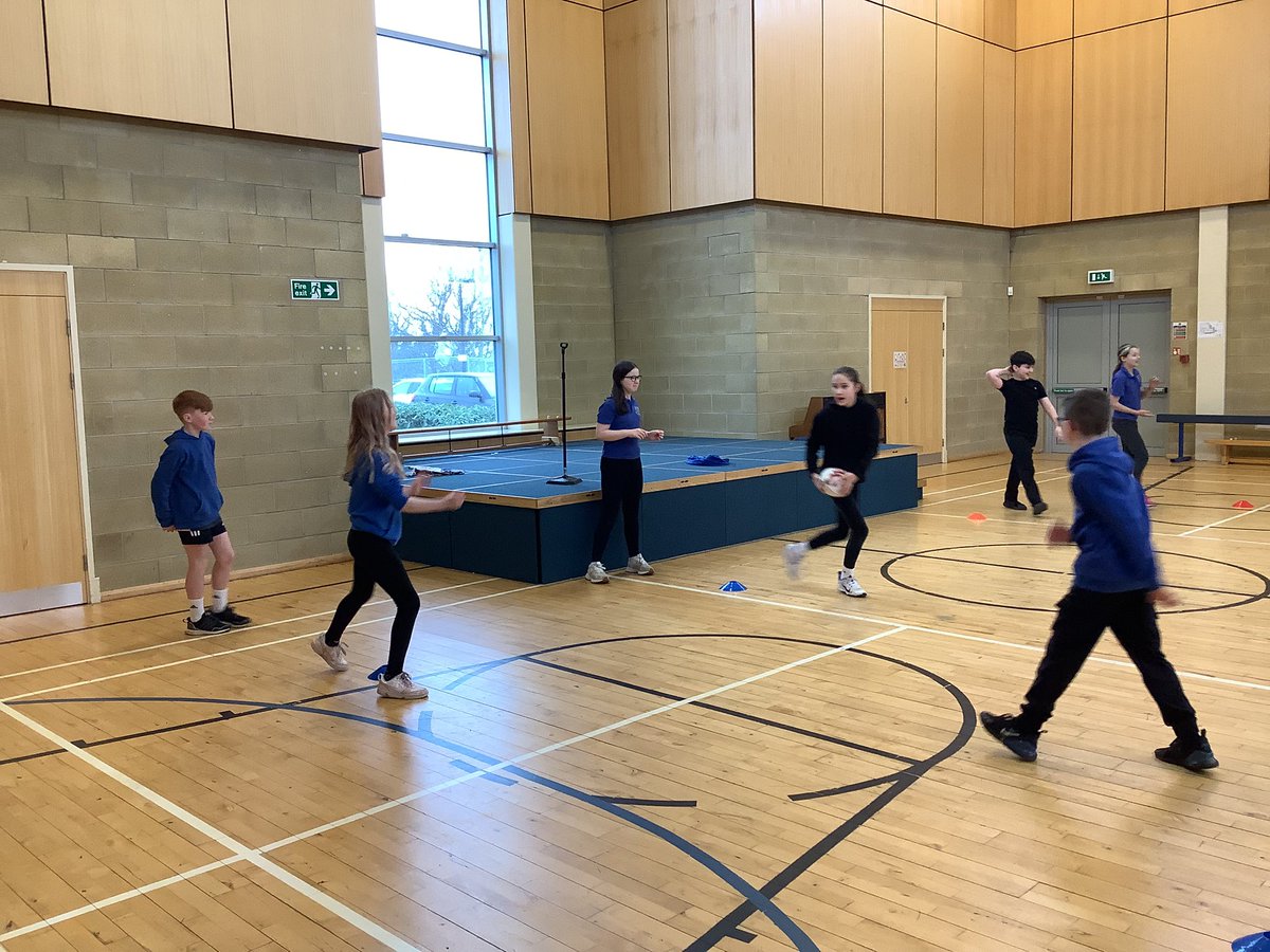 Starting our week with rugby! We continued to develop our passing, learnt more about attack and defence and finished with games of Touch Rugby. We would love to put a Deanburn team together to compete at the Cluster tournament. Letters went home to those who were interested 👍🏻