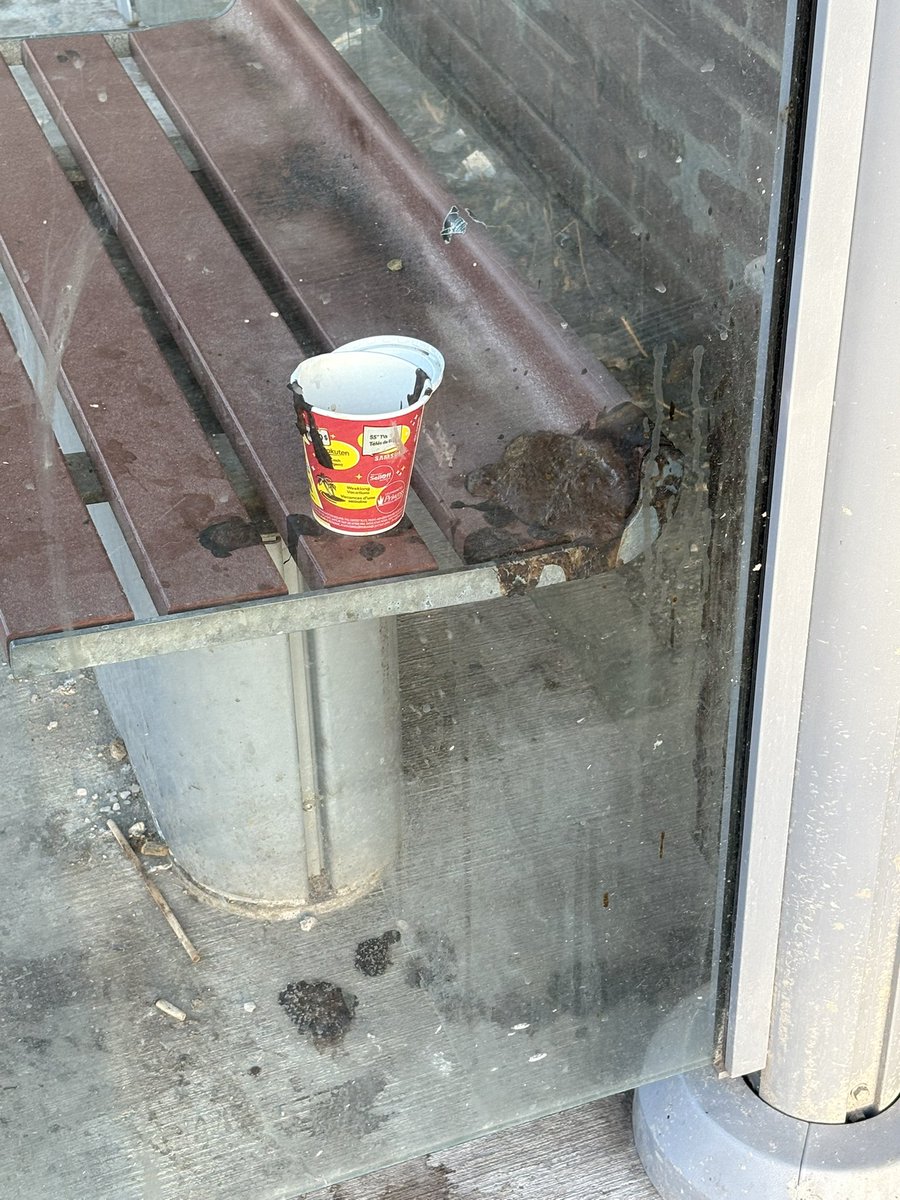 pameladclark's tweet photo. @311Toronto @TTChelps there is what would seem to be human 💩 all over the streetcar stop at Howard Park/Roncesvalles (SW corner) 🤢🤢🤢 https://t.co/aFZ77Gsk0T