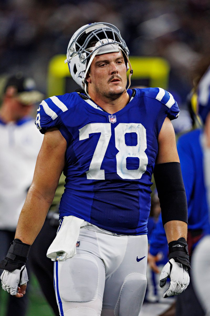 Vikings are signing C Ryan Kelly on a 2-year, $18M deal, per <a href="/RapSheet/">Ian Rapoport</a> 

Minnesota gets a 4x Pro Bowler on the O-Line 🦾