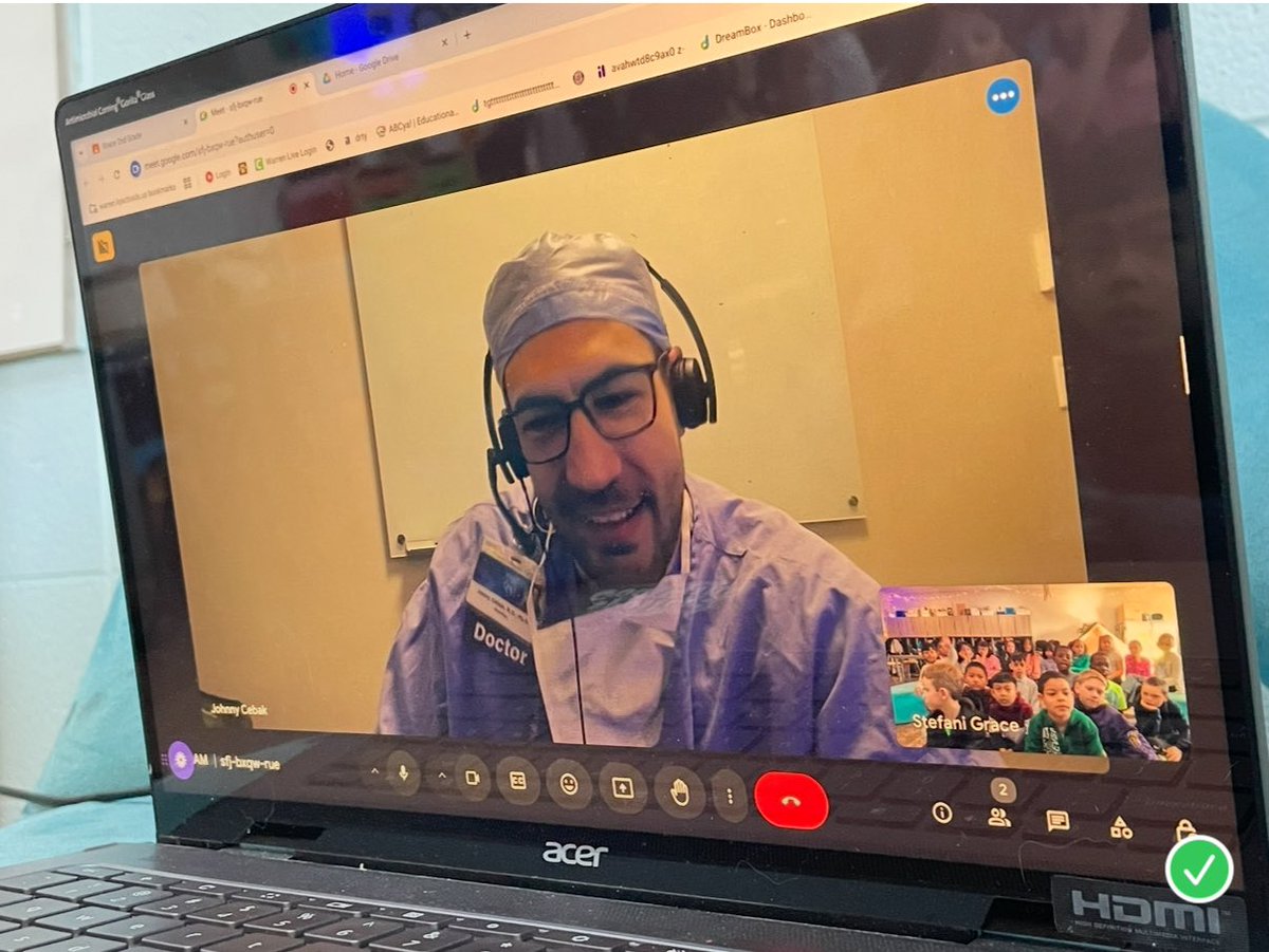 mayoclinicnccfl's tweet image. Dr. Cebak aspires young minds at a Natcher Eemantary Kentucky School’s Career Day, sharing his journey in medicine and military service—where passion meets purpose!! Grateful for the heartfelt letters from future great minds!
@MayoClinic 
@MayoClinicNeuro 
@NeurocritCare @NSICU