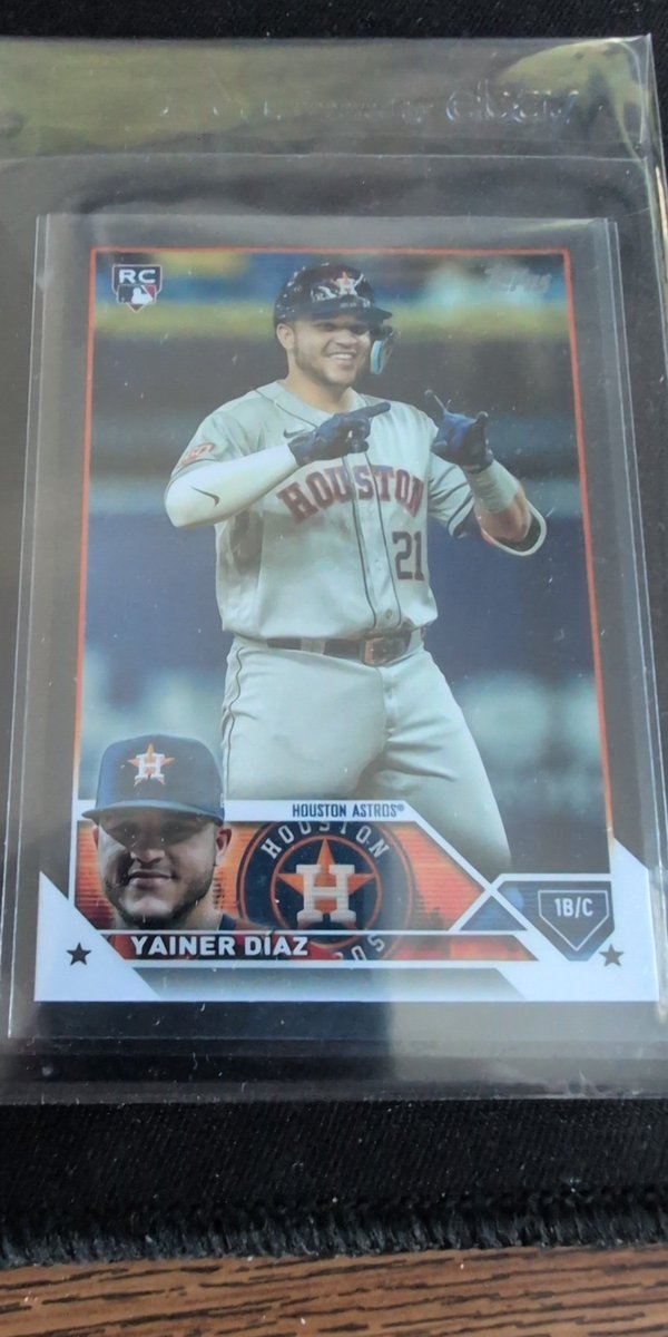 htowncards's tweet photo. It has arrived! Yainer Diaz RC Platinum 1/1 ! Now I just need /50 pink, /50 blue and /76 to complete the standard rainbow #chasingrainbows https://t.co/QhHNwsb2gn