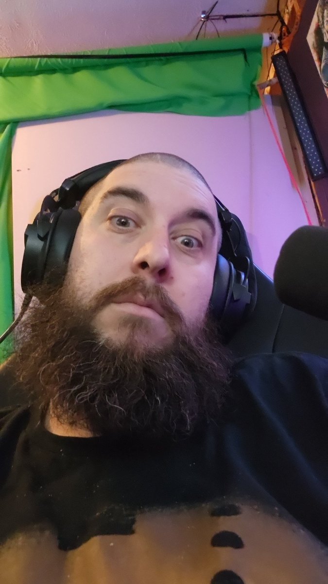 Yooooo we live stop in 💋 😘 I no you see this better come tell me u love me and then u can ghost me  🤗